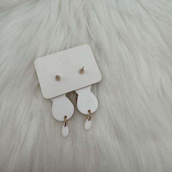 Cute White Cat Polymer Clay Dangle Earrings - Picture 3 of 4